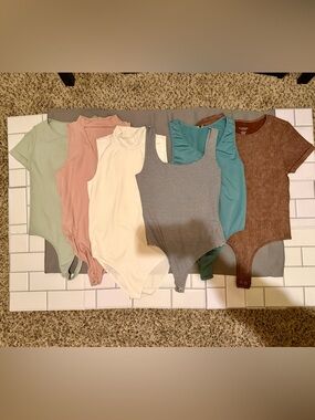 6 Women’s Bodysuits Size Large – Neutral + Trendy Colors